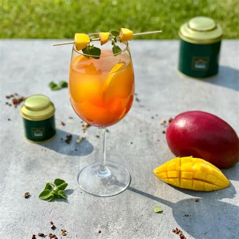 ingredienti per mocktail: frutta, erbe, spezie