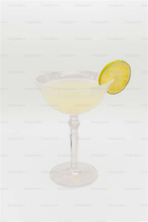 Bicchiere di Martini Bianco con Lemonsoda e una fetta di limone