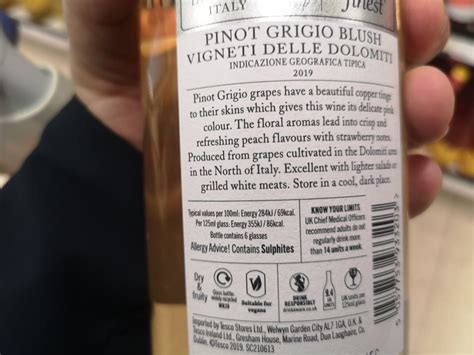 Esempio di etichetta di vino con indicazioni nutrizionali