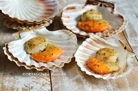 Capesante fresche in guscio