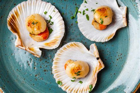 Pulizia di una capasanta