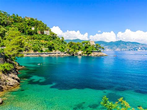 Panorama della costa ligure con il mare