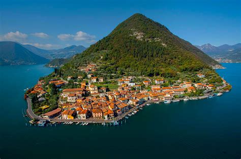 Panorama del Lago d'Iseo con Monte Isola
