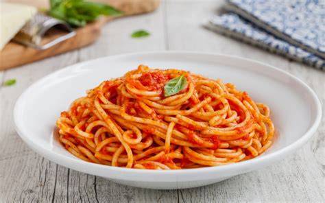 Immagine di un piatto di pasta italiana servito al Boomerang Vercurago