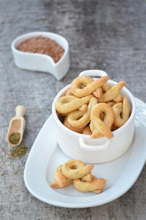 Vassoio con falafel, focaccia e taralli