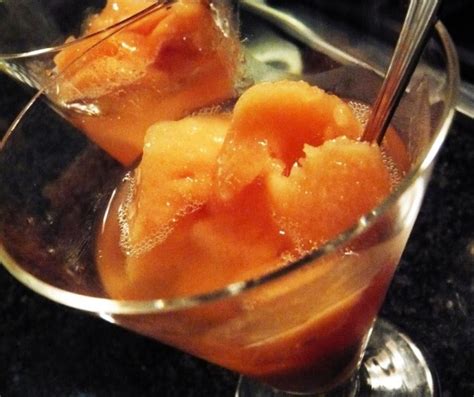 sorbetto di pesche alla vodka