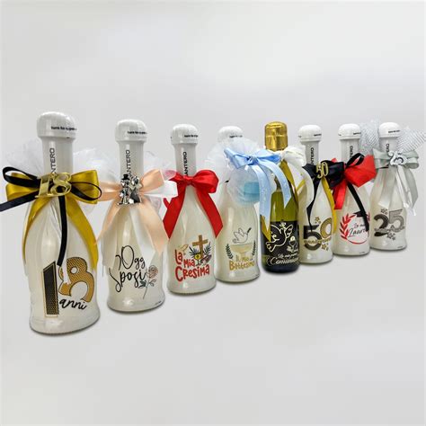 bottiglia di spumante con calici