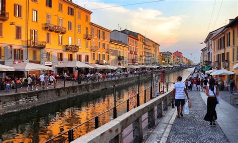 Navigli di Milano al tramonto