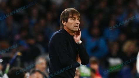 Schizzo di un essere senza spina dorsale che si muove nel fango