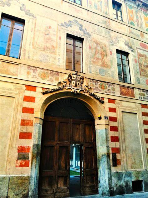 Facciata dipinta di un palazzo rinascimentale a Conegliano