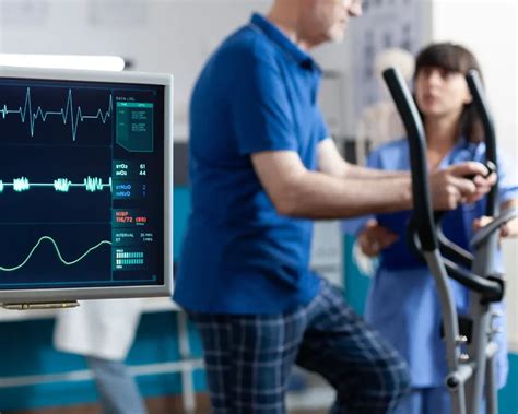 Pazienti che partecipano a un programma di riabilitazione cardiaca monitorato