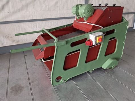 Illustrazione di uno svinatore in acciaio inox