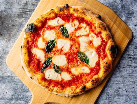 Pizza Margherita e Vodka Sour