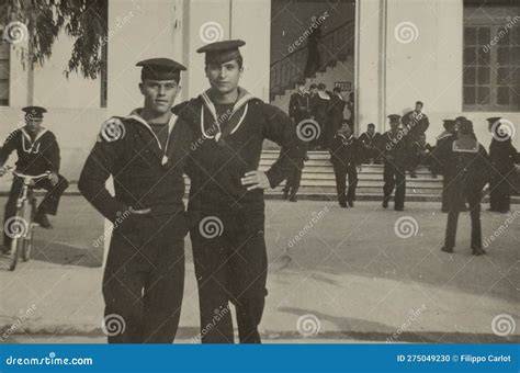 Immagine storica di marinai a Cuba