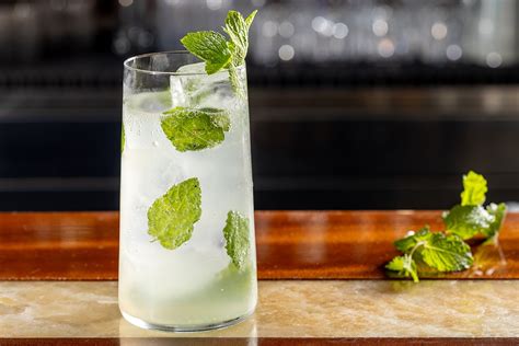 Infografica con i passaggi per la preparazione del Mojito
