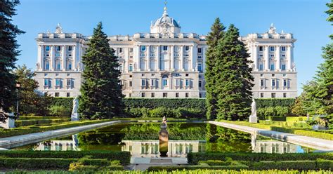 Palazzo Reale di Madrid con giardini