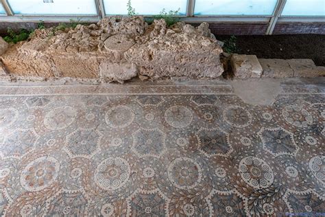 Mosaico della Villa del Tellaro con scena di banchetto