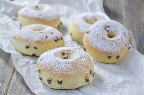 Ciambelle al forno con glassa al cioccolato