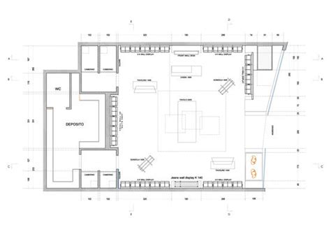 Planimetria di un locale commerciale con diverse aree funzionali