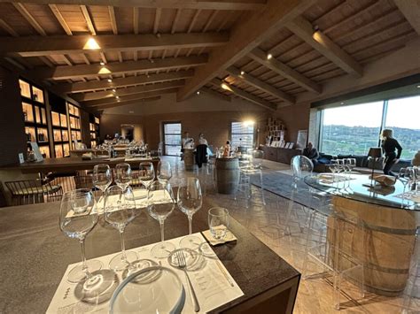 Sala degustazione in un'azienda agricola emiliana