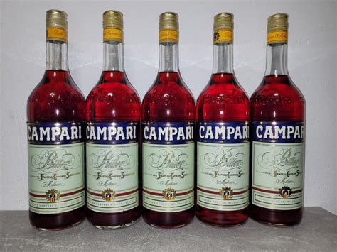 Bottiglie di Select Aperitivo e Campari