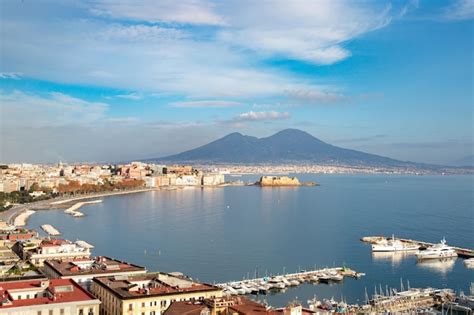 Panorama di Torre del Greco con il Vesuvio sullo sfondo