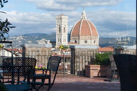 Vista dalla terrazza dell'Antica Torre Tornabuoni con il Duomo di Firenze