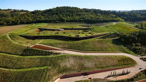 Sezione architettonica della cantina Antinori nel Chianti Classico