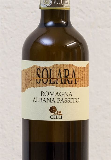 Bottiglia di Romagna Albana Passito