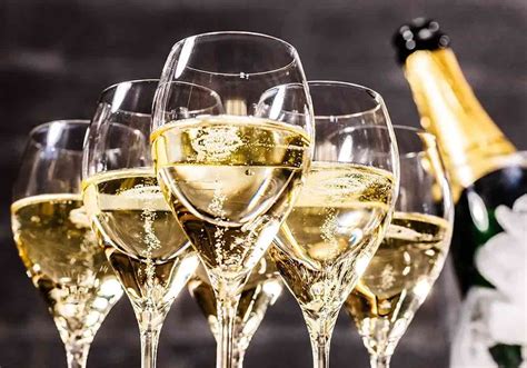 Diverse bottiglie di Prosecco e spumanti italiani