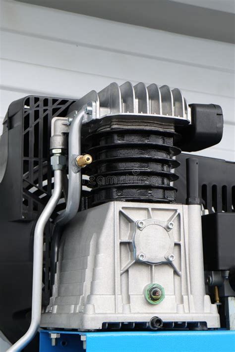 Immagine di un moderno compressore d'aria industriale