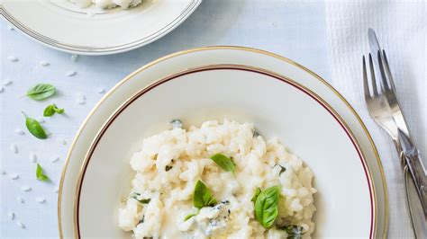 Fotografia di un risotto cremoso al gorgonzola e whisky