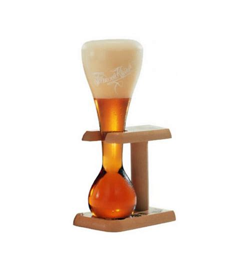 disegno storico di un cocchiere con il bicchiere Kwak