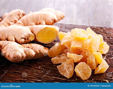 radice di zenzero fresca