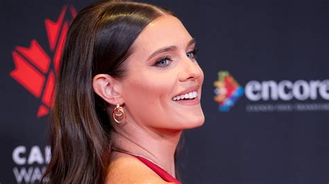 immagine di una performer di intrattenimento per adulti emergente