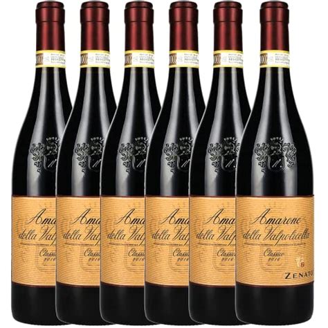 Bottiglia di Amarone della Valpolicella con calice