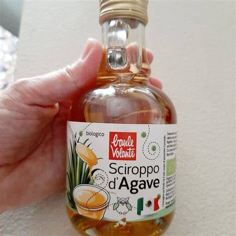 Sciroppo d'agave versato in un bicchiere