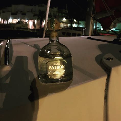 Bicchiere di Tequila Patrón Silver con note di degustazione