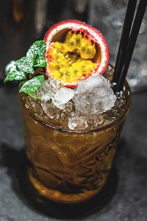 Cocktail The Twiggy con frutto della passione