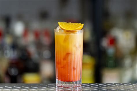 Ingredienti per un Tequila Sunrise