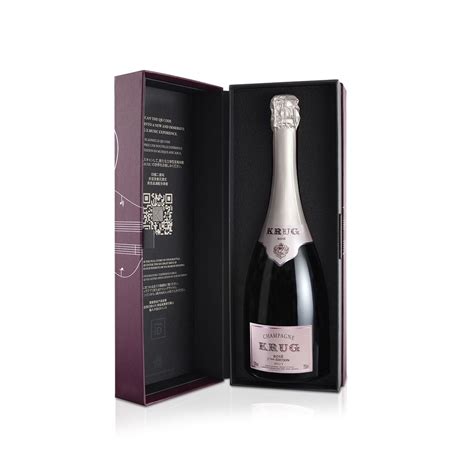 Vetrina di diverse bottiglie di Champagne Krug