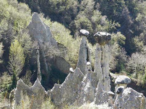Piramidi di Erosione di Zone