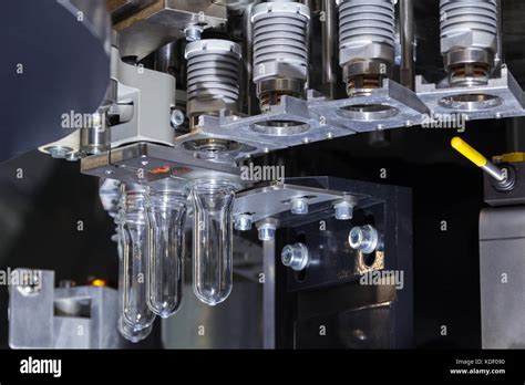 macchina per il soffiaggio di bottiglie in PET