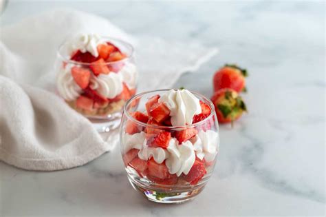 fragole fresche e panna
