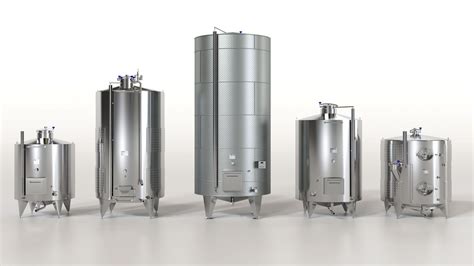 Serbatoi di acciaio inox per la fermentazione del vino