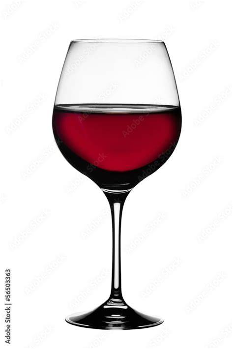 Bicchiere di vino rosso rubino intenso