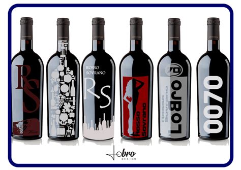 Bottiglie di vino Barolo con etichette tradizionali