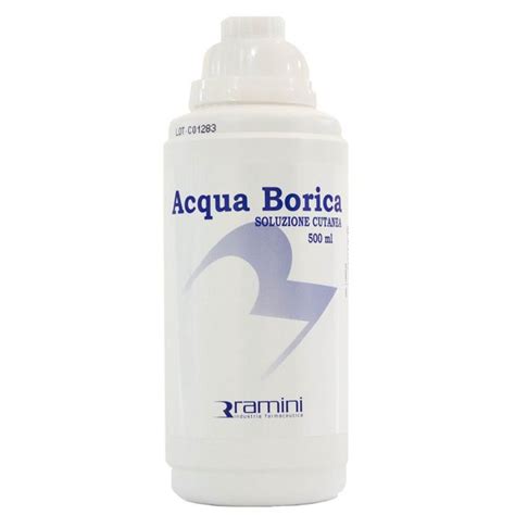 Flacone di acqua borica