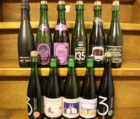 Bottiglie di geuze e lambic con etichette tradizionali
