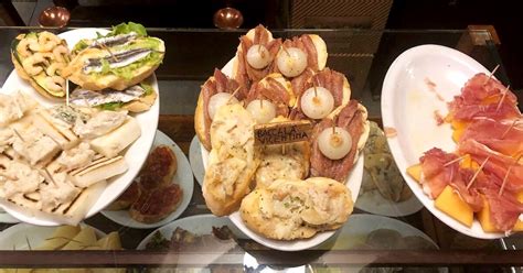 Vassoio di cicchetti veneziani